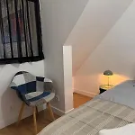 11 Parking Gratuit *