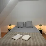 11 Parking Gratuit *