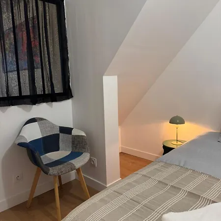 11 Parking Gratuit *