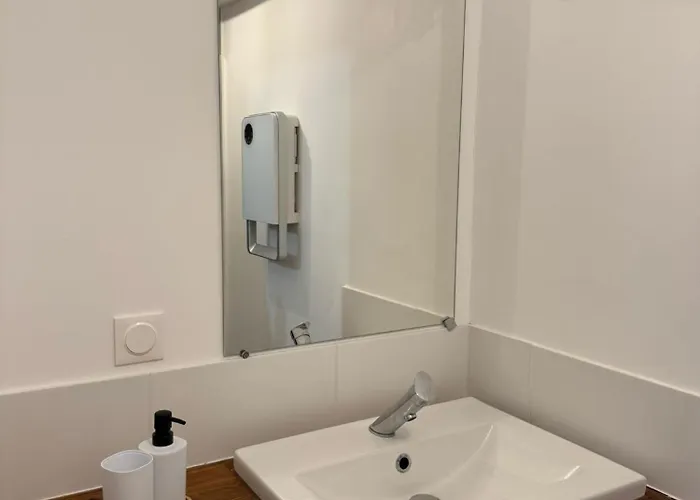 11 Parking Gratuit Apartment