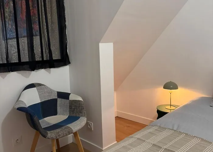 11 Parking Gratuit *